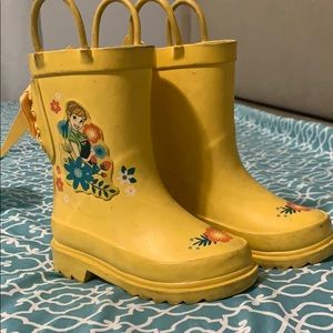 FROZEN RAIN BOOTS SIZE 7 (TODDLER)